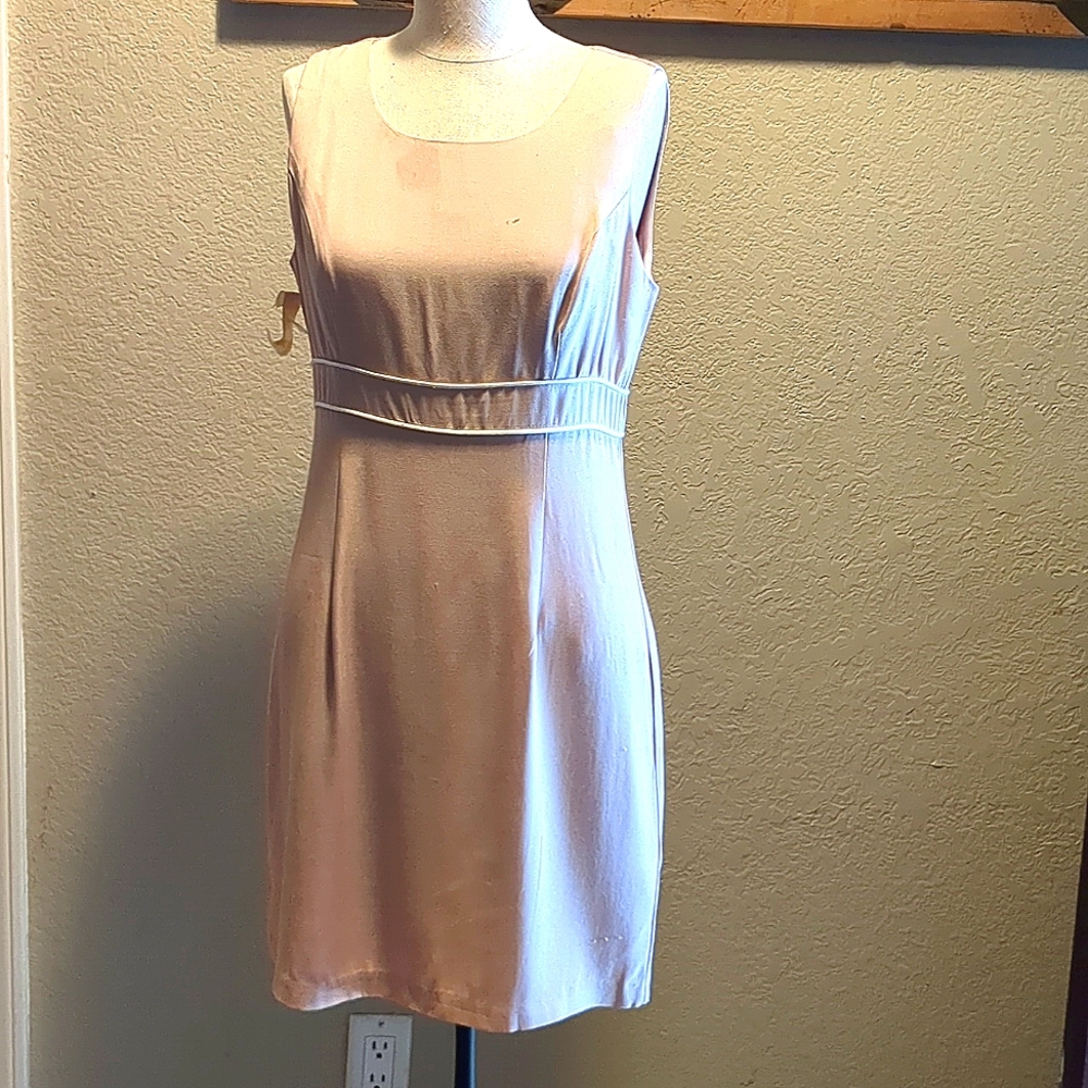 CDC Size 8 As is with stains & a snag